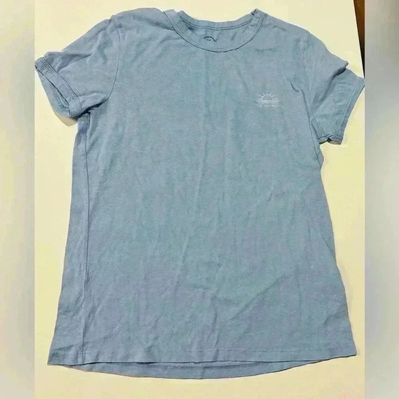 Vineyard Vines Tops - EUC Women’s Vineyard Vine SS Tee, “Skip Monday” Size M Cotton/Polyester Blend